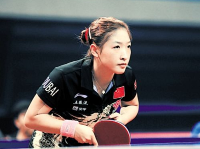 “刘诗雯北京打卡：冬日雪景下的运动风采”