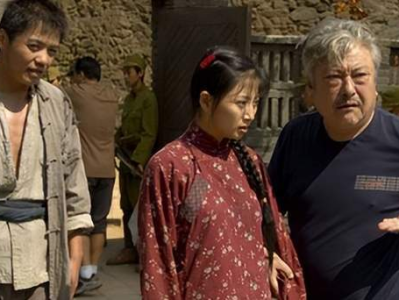 知名导演疑与年轻女子同居，真相背后引热议