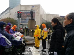 铭记历史，缅怀遇难：马库斯为南京大屠杀遇难同胞默哀